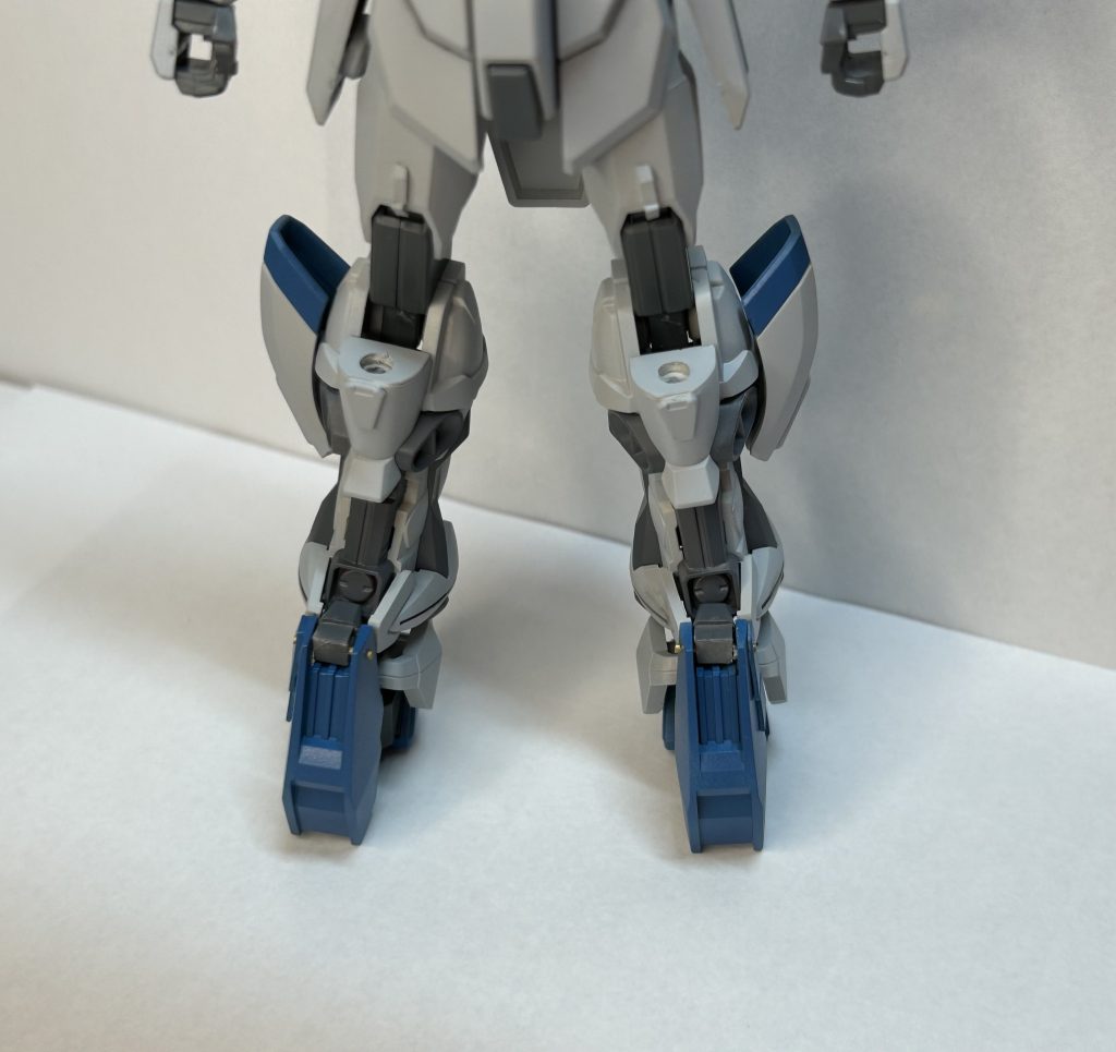 脚部をアップで。つま先にちょっとしたギミックもあるのですが、諸事情で今回はお見せできません(泣)