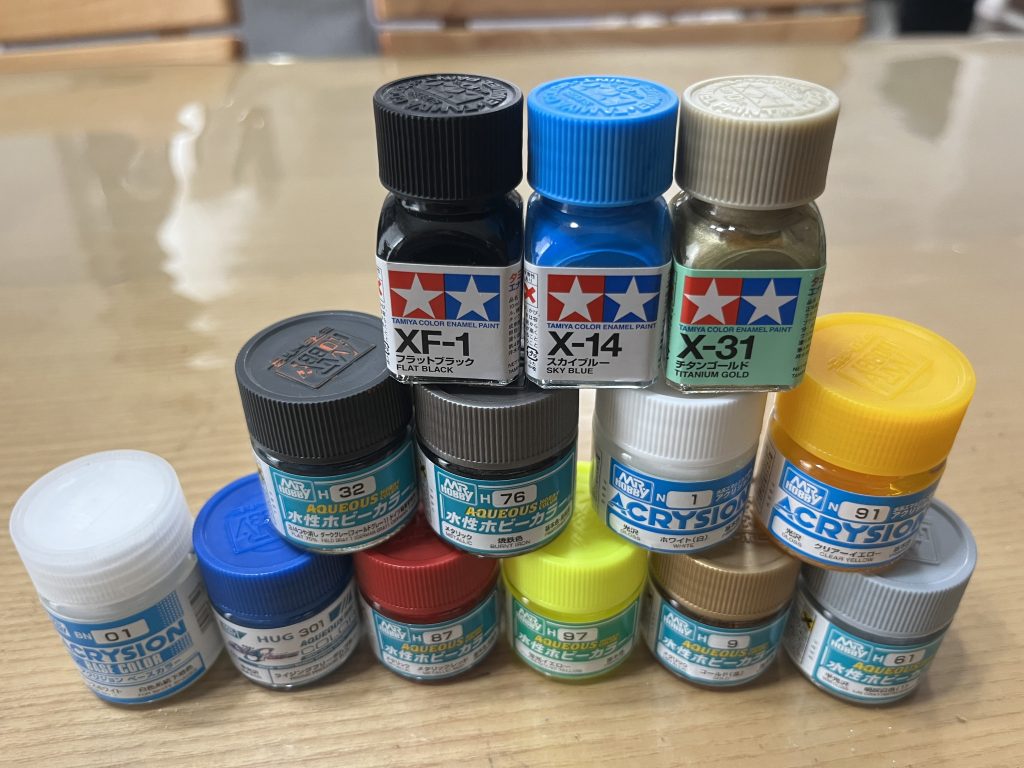 今回使用せた塗料ですライフリ、ブルーを使いました。