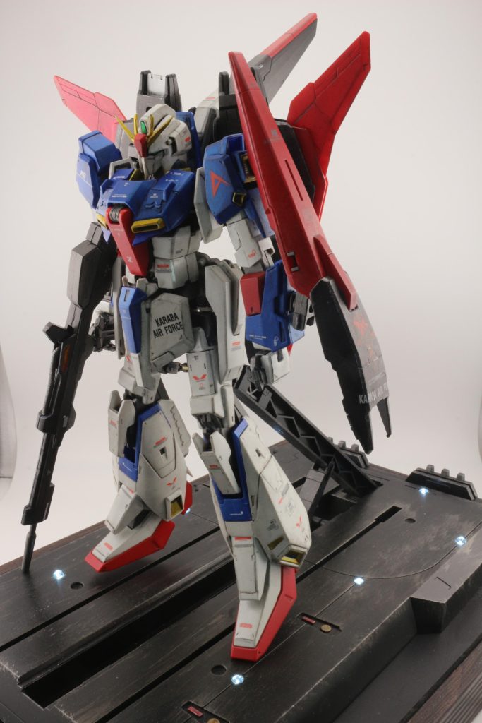 完成しいたらアニメカラーのゼータガンダムそのものでした。