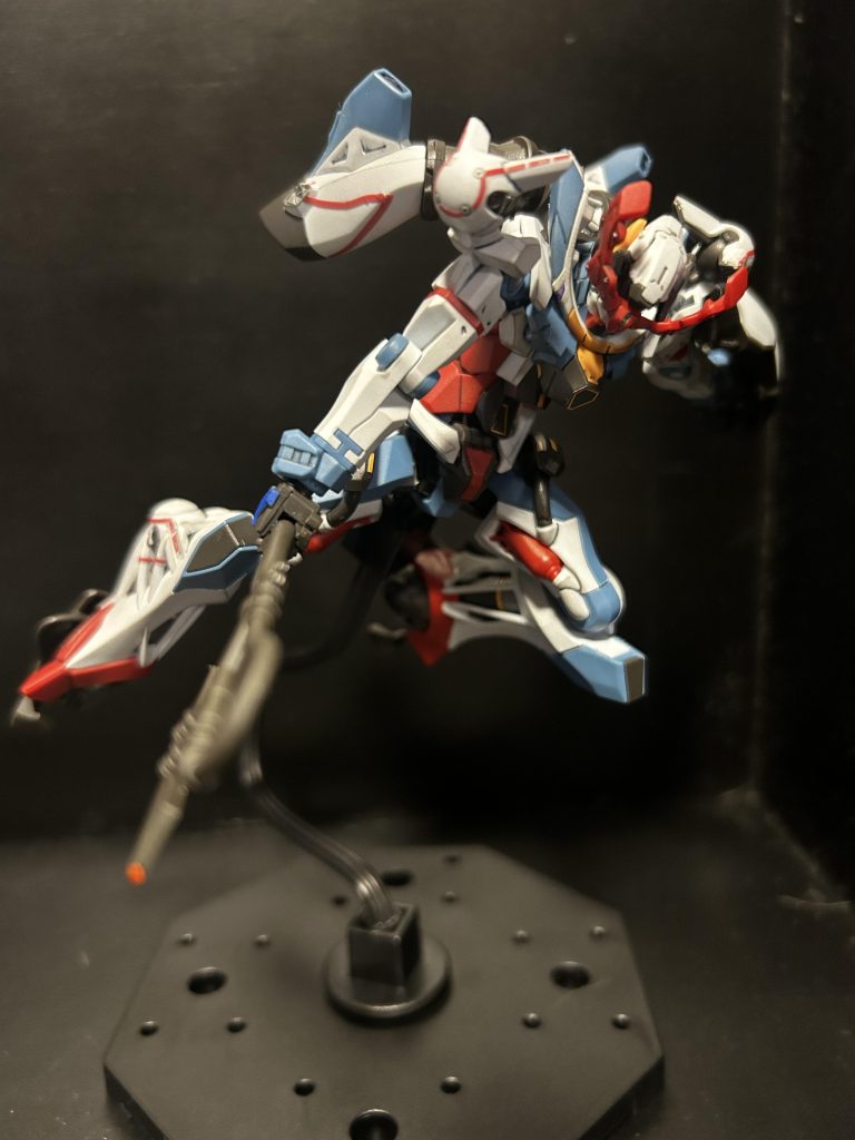 HGやからポロリも少ないし、めっちゃ動くからポーズも楽しいぜ^_^組み立てる時はおっさんにはパーツ小さくていつもより時間かかりました