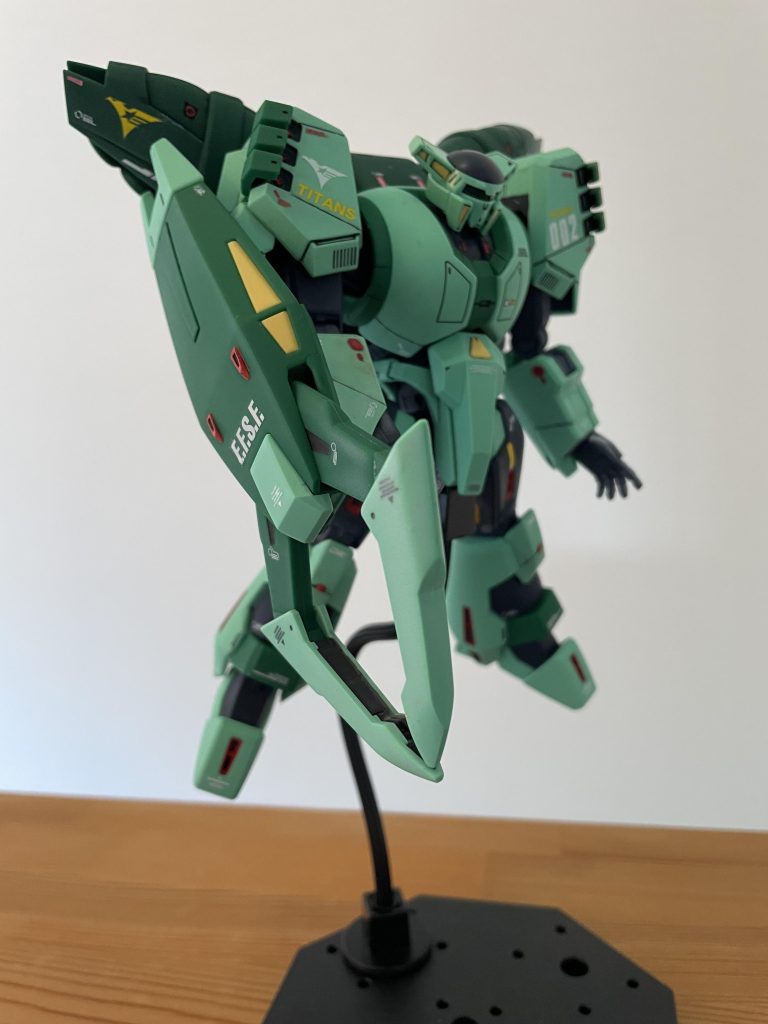 斜め　シールドに大きめデカール