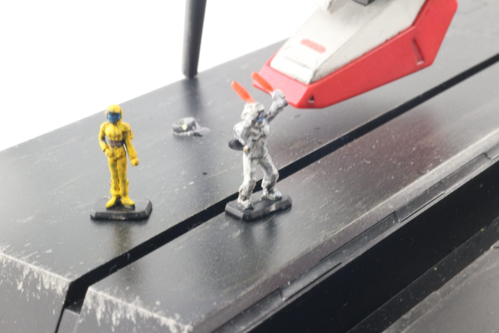 フィギュアはルーペと爪楊枝をフル活用。アクリルガッシュを使用しています。