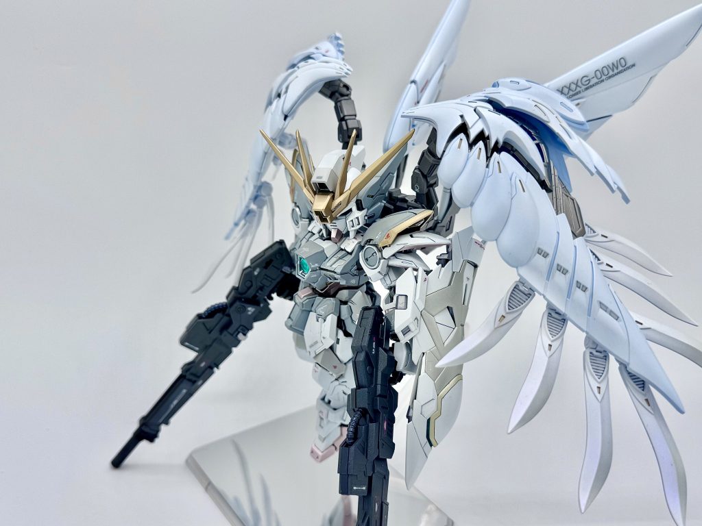 外装は下地やパール系塗装などで変化をつけてみました。