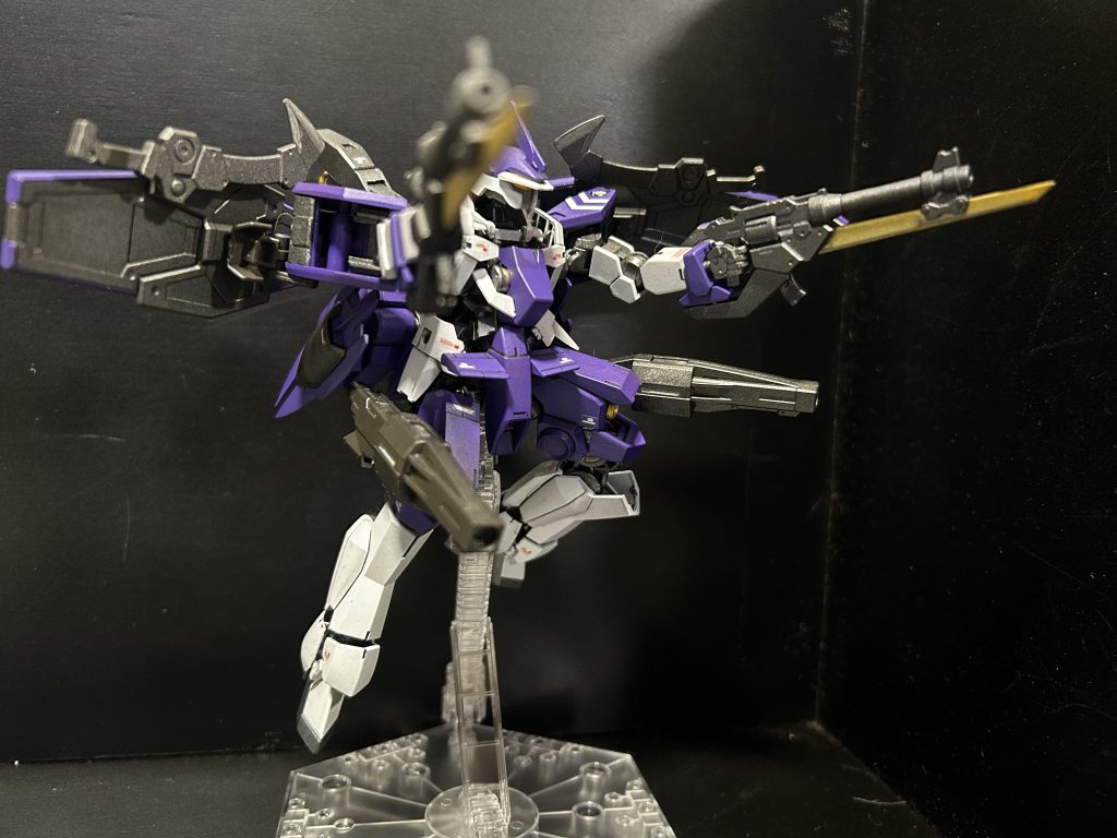 腰とか足とかに長物ついてたらやるよね？フルバースト的なやつ。