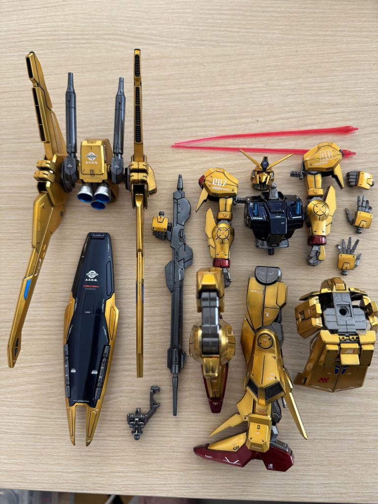 組み立て前。一応キャンディグラデーションにしてあるんですが、もう少しキツめにすれば良かったかなと。