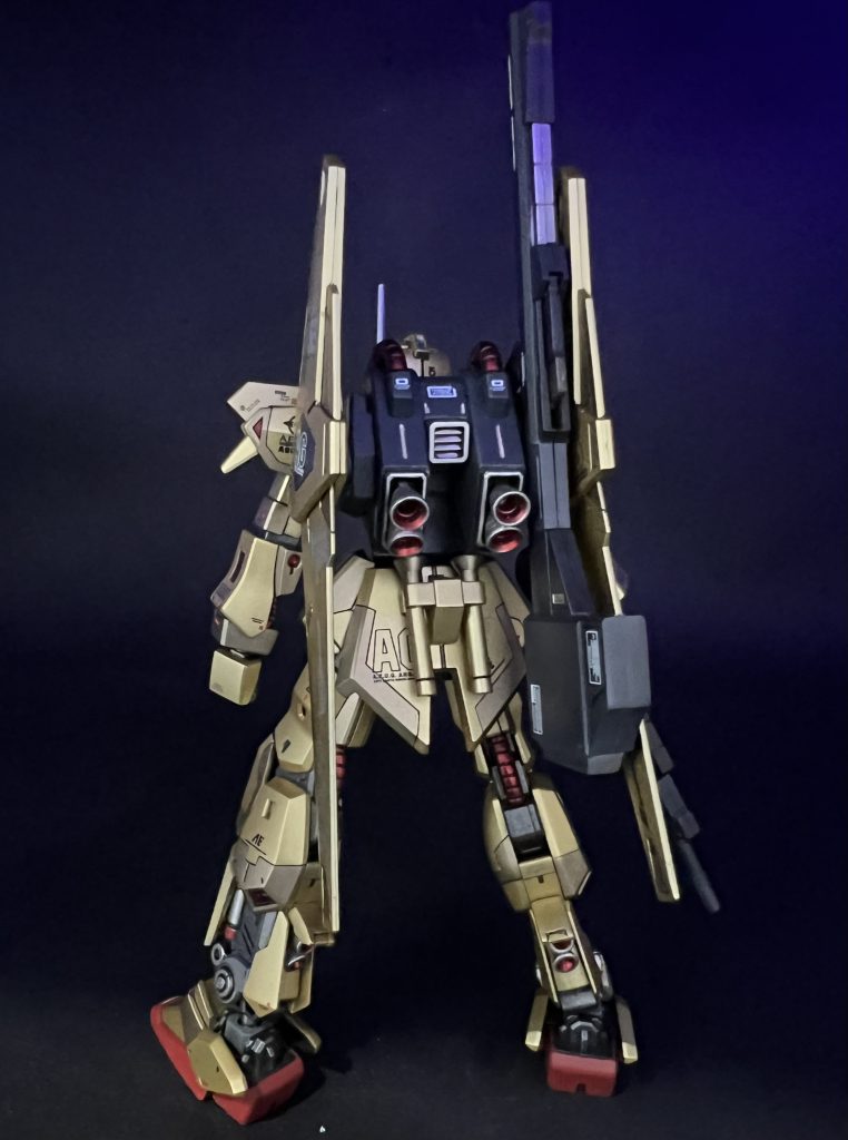 いつも通り、バックパックのスラスターを大型化して、余ったスラスターをふくらはぎに(ジムと同じ笑)