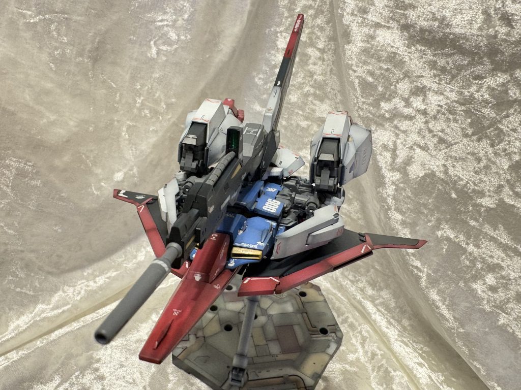 なんかすごいですよね、ガッツリ変形します。