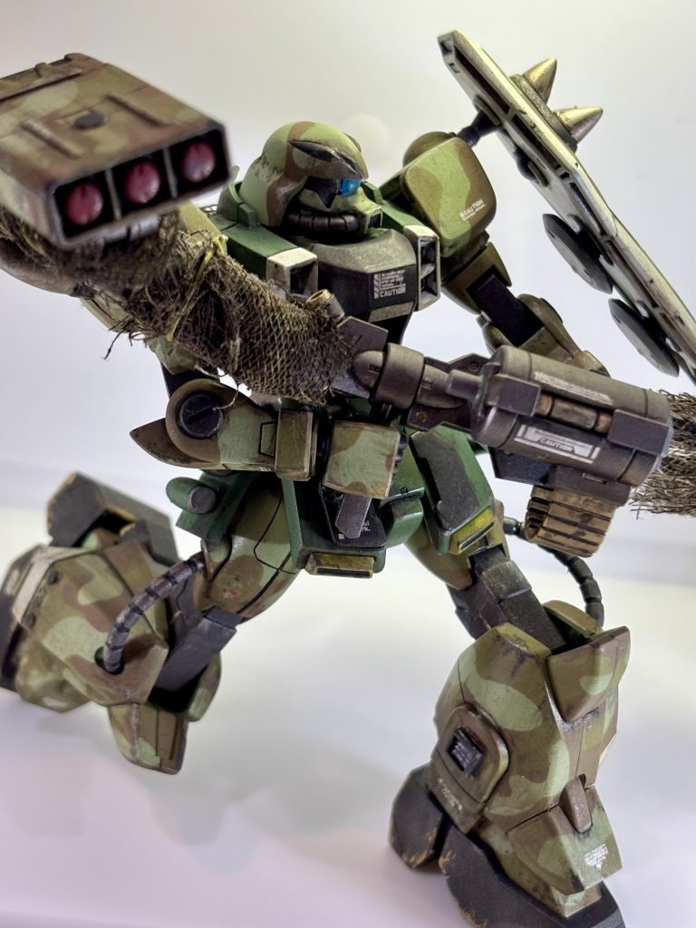 モノアイはガンプラ用じゃない市販のやつを使ってます。