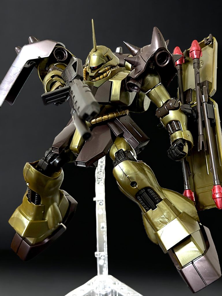 スミ入れ及びトップコートしています アクシズを押し返すシーンをイメージしたメタリックな成形色に、光沢のあるトップコートを塗布しているため、より豪華に見える仕上がりとなりました^_^