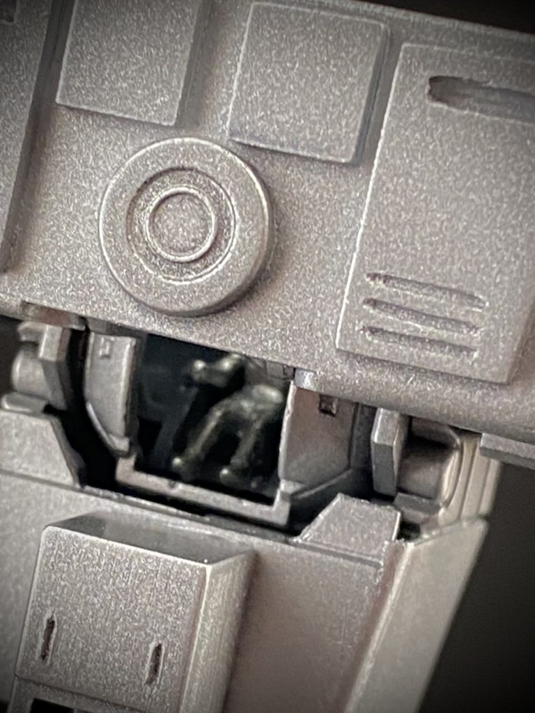 　製作総指揮　コビト少佐