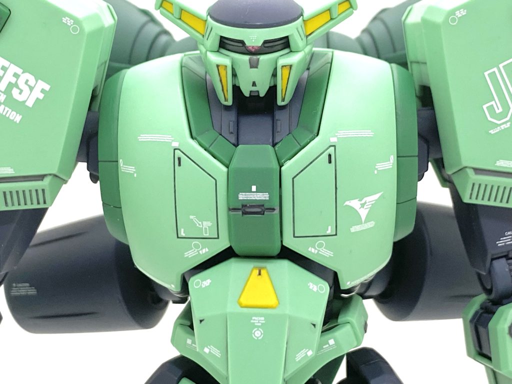 デカールはガンダムデカールのMGクロスボーンガンダムX2とナラティブガンダム B装備、シナンジュ・スタイン(全てVer.Ka)をメインに市販のや余り物のデカールを使ってカトキ風にしています。ROBOT魂 Ka signatureというカトキ氏本人のマーキングしたフィギュアがあるのでなるべく同じ様にしましたがそのデカールじゃないから完全再現は無理でした(笑)。