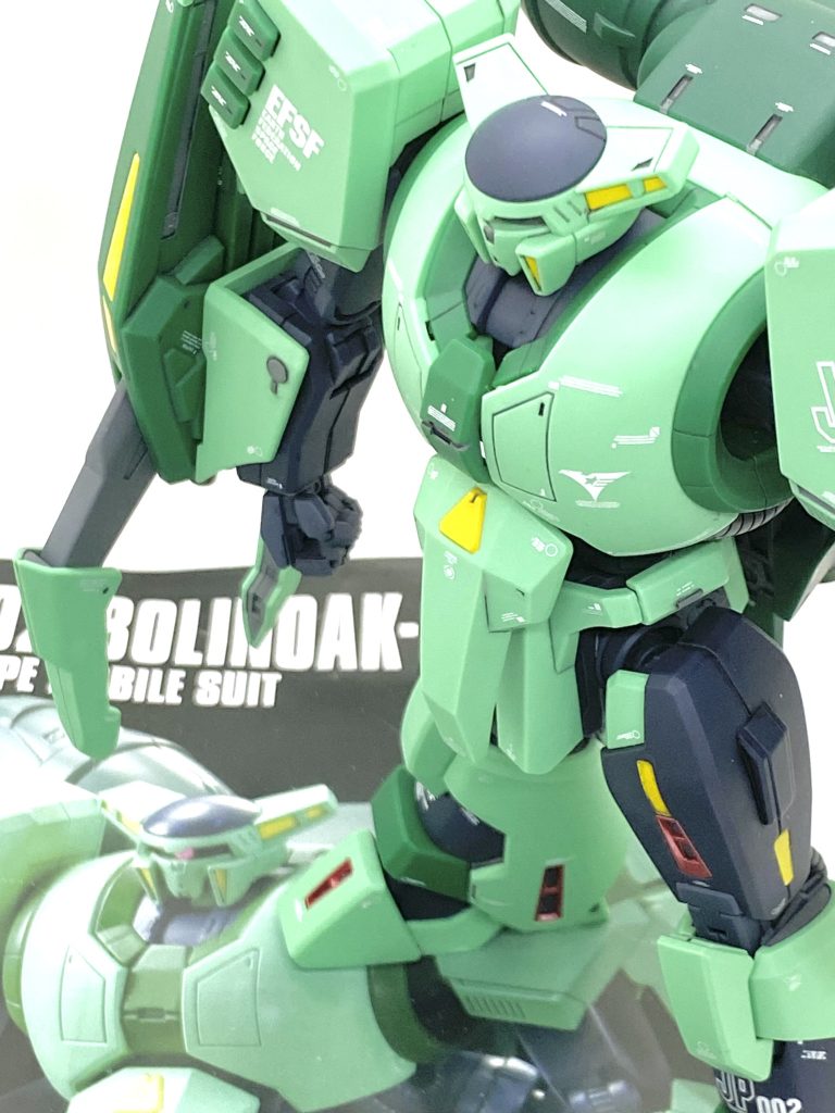 最後は説明書と。ボリノーク・サマーンは非常に考えてあるパーツ分割で合わせ目をモールドにするのは大賛成ですし、おかげでイベントに間に合う事が出来ました。レドームが発行状態の頭も付いているから痒い所に手が届くキット内容ですからジ・オやパラス・アテネの時と段違いに進化していると思います。バックパックがかなり重いから立たせ難いのが難点ですが、精密なモールド、ほぼ合わせ目無しの分割、細かい色分けなど圧倒的に長所が多く、後に出た恩恵を受けた好キットだと思います。Zガンダム系のは買い難いのですが、まだまだ再販されるみたいですから是非見かけたら作って貰いたいです。ご覧して頂きありがとうございました。