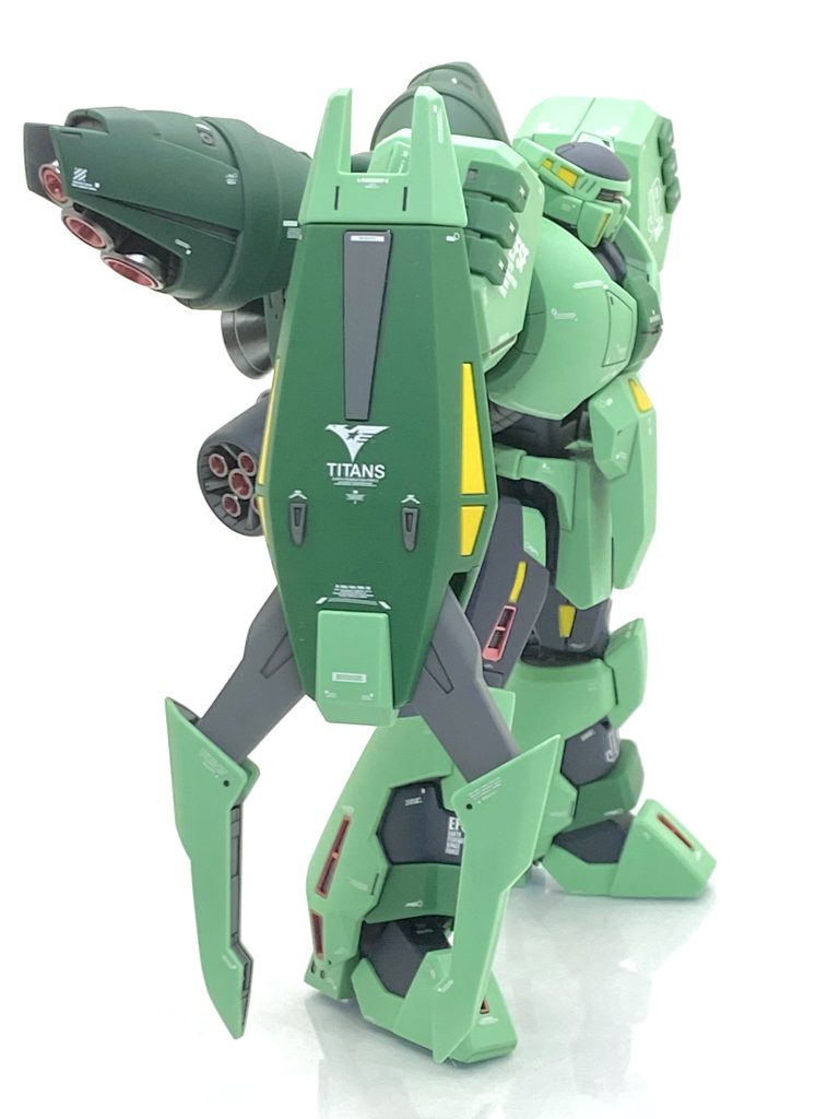 今年最初の作品がHGの最新作なのはちょっと嬉しいです・・・いつも古いのばかり作ってるので(笑)。