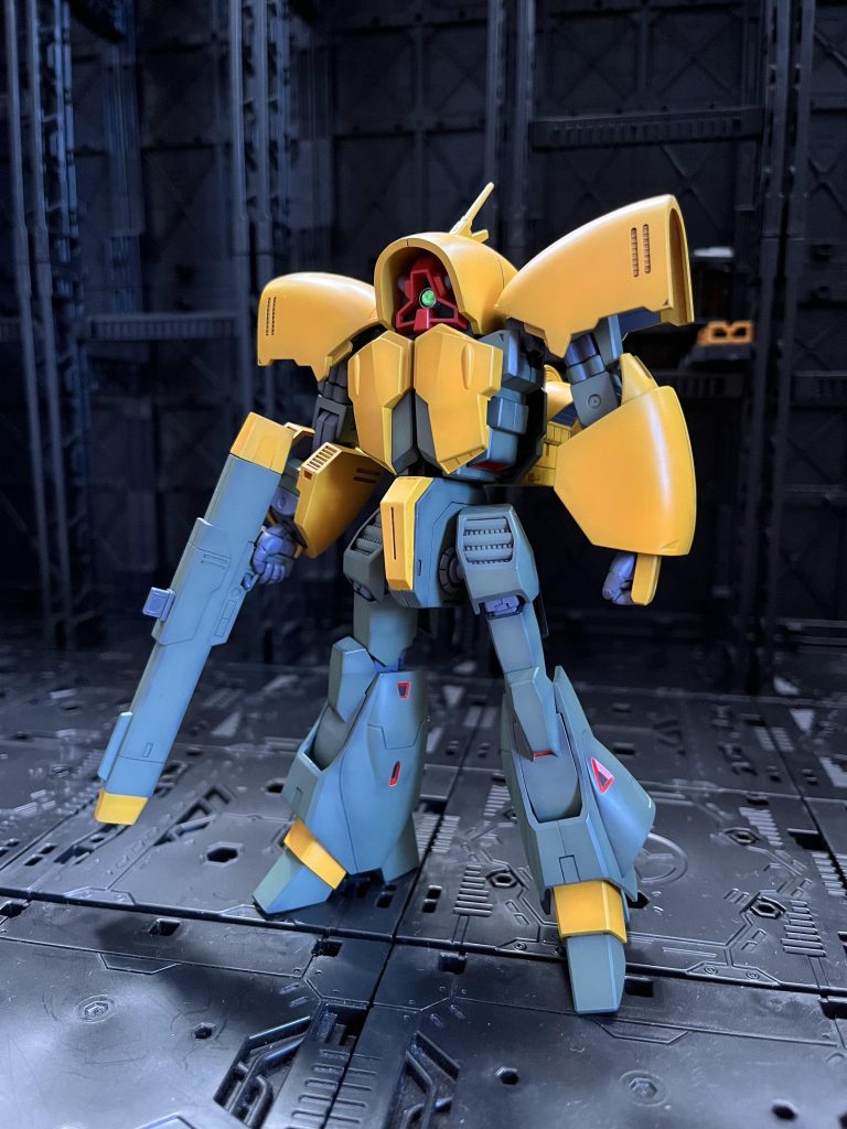 正面20年前のキットですが、すでに造形が完成されている…。