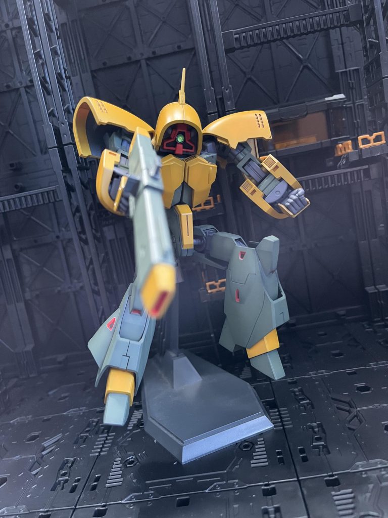 武器がこのライフルだけという潔さ。ドム顔もたまりませんなぁ。