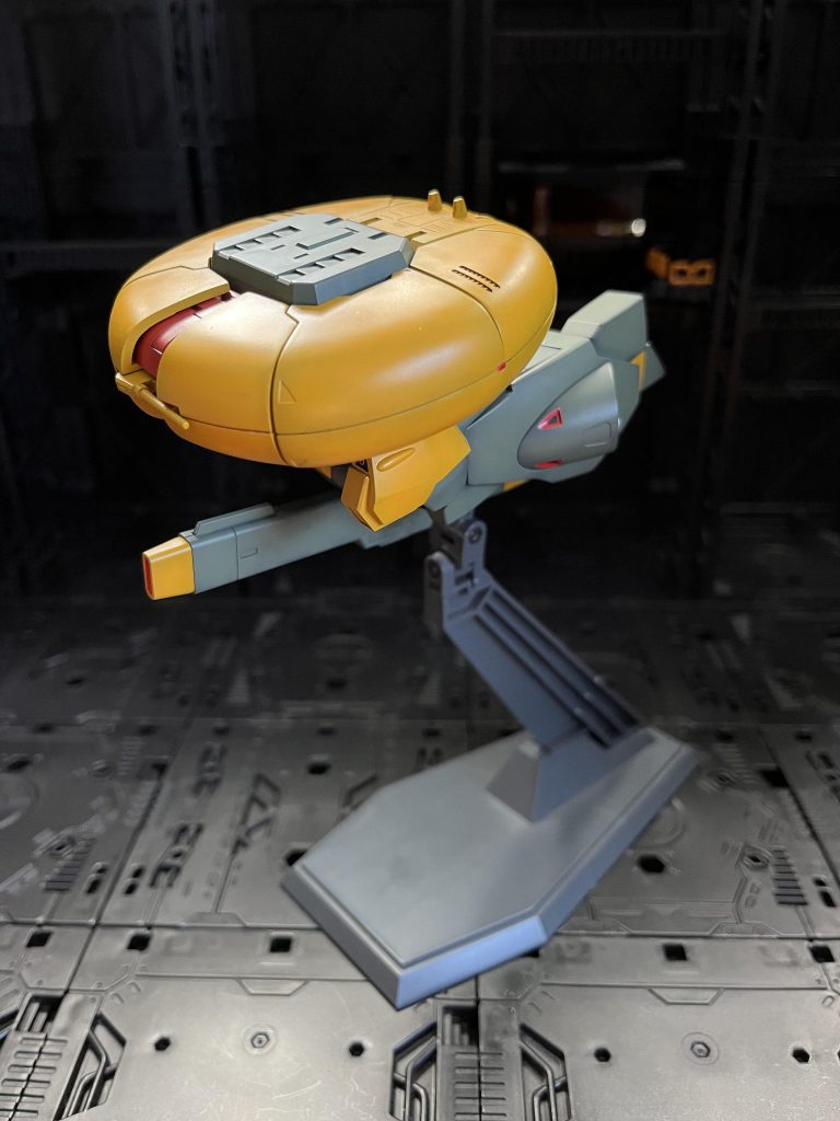 あまり目立ってませんが、両方にはバトオペ2とかで見られる赤と緑の灯りを3Dメタリックシールで再現しています。