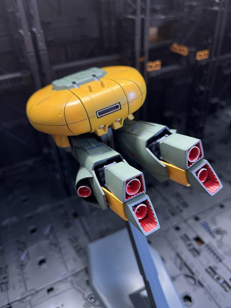 足裏の赤は先にエナメル白塗った後にエナメル赤塗ってはみ出したところを拭き取っています。