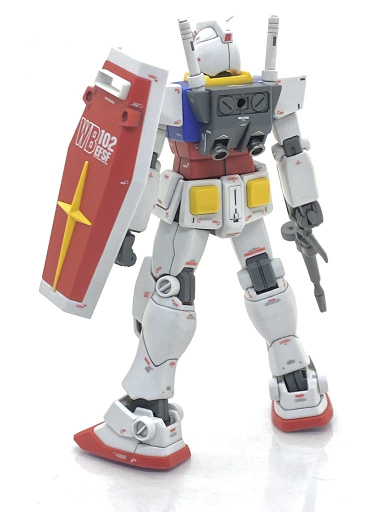 塗装箇所とカラーレシピバーニア、ビームライフル先端→(ガイア)フレームメタリック(1)目の隈取→(クレオス)新ガンダムカラーMSレッド股間部Ⅴ字部→(クレオス)新ガンダムカラーMSイエローハンドパーツ→(クレオス)旧ガンダムカラーグレー24ビームライフル、ハイパーバズーカ→(クレオス)ニュートラルグレー