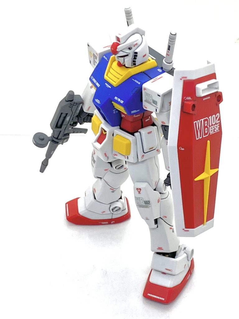 メタリック以外の部分は(クレオス)Mr.カラーGXスーパースムースクリアーを吹き付けております。