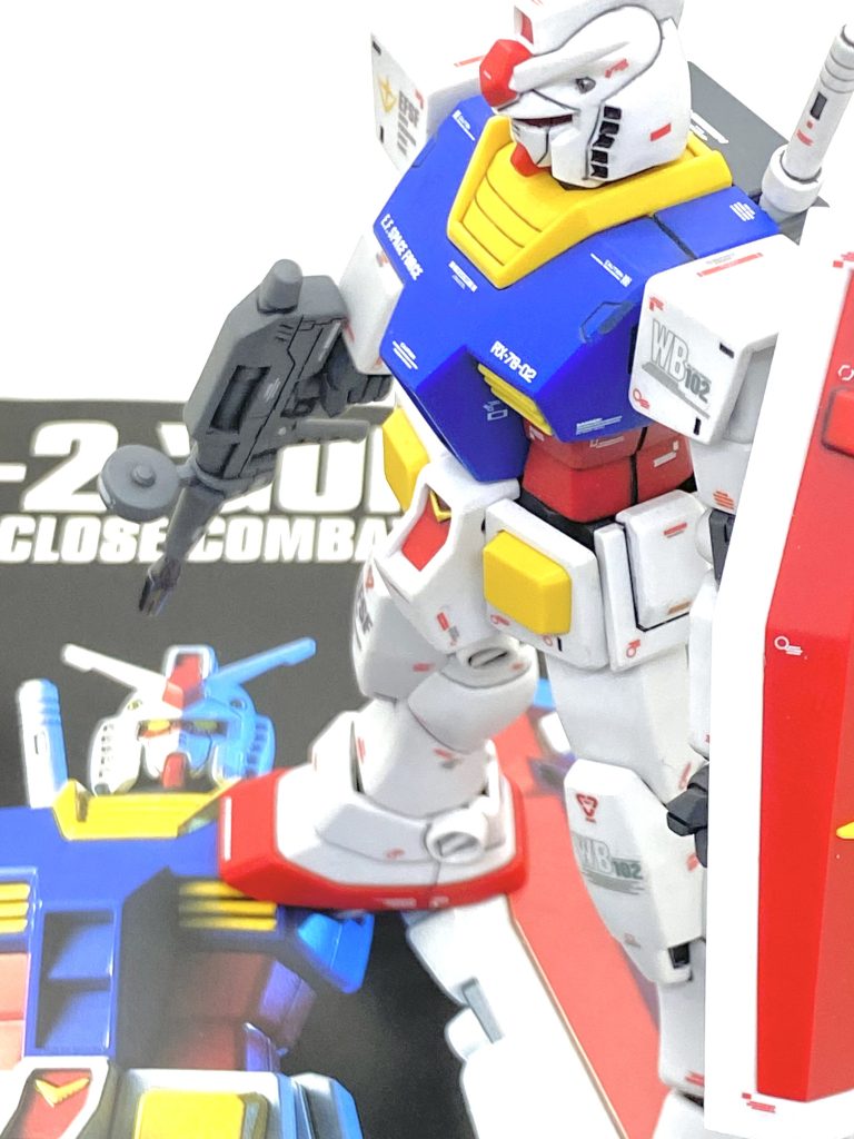 最後は説明書と。やはりRX-78-2はガンプラの原点であり、一番最初に出たメカコレクションのプラモデルからこのキットも進化してると改めて思います・・・構造自体はかなり完成していると思いました。リバイブ版を作った時はらいだ~Joe様のお気軽汚しを施し、粗を誤魔化したのですが(笑)、今回は正攻法でクリーンさとマーキングで勝負しました。未だにRX-78-2は様々な解釈でインジェクションキット化されており人気の高さを感じます・・・最近出ましたRG Ver.2.0やEGも組みやすくて合わせ目も少ないですが旧HGUCもキチンと作ると悪くないと思いました。Ver.Kaの次にこの旧HGUCがカトキガンダムに近いと思うのでG-3もやりたいと思います。ご覧して頂きありがとうございました。