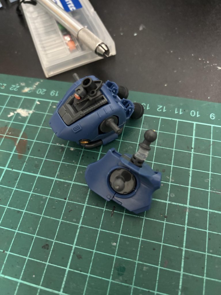 改造というほどのものはありませんが、モノアイの改造と、胴体の延長加工だけ行いました💡