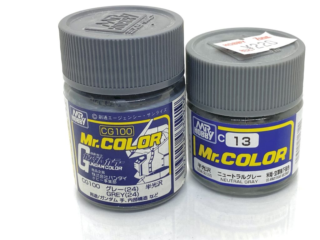 ハンドは旧ガンダムカラーグレー24、武器類はニュートラルグレーで塗り分け差別化を図りました。