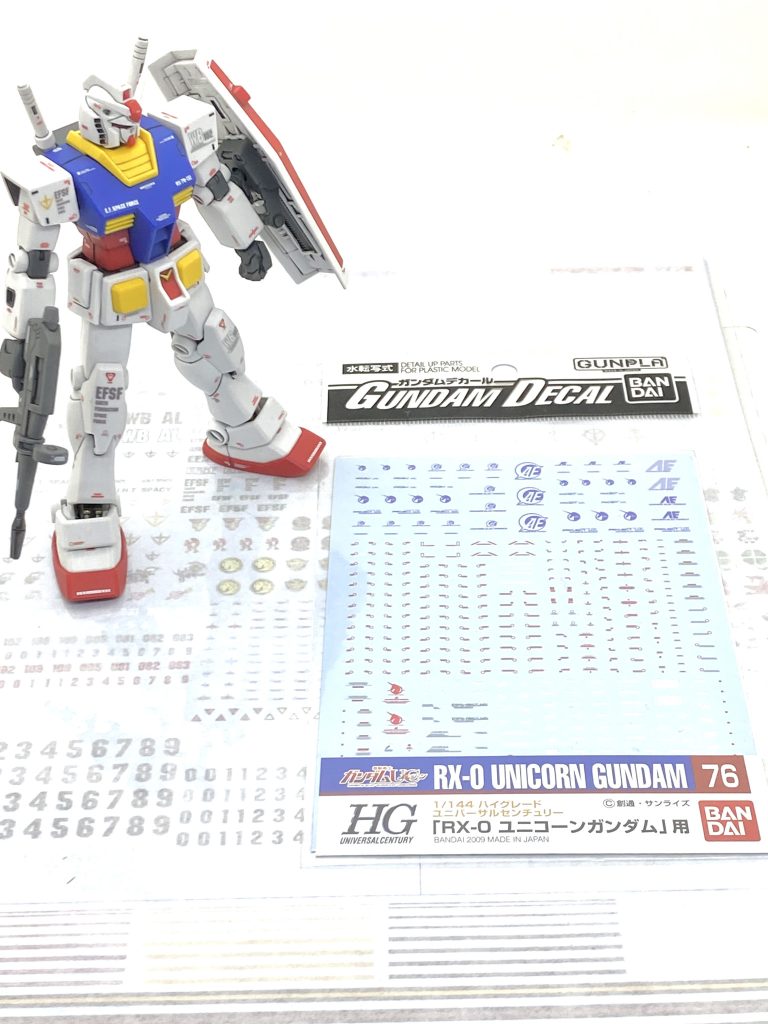主に使ったデカールはHGUCのユニコーンガンダム用とガンダムデカールDX 01です。