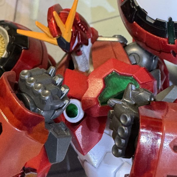 アクシズショック後のvガンダムヘッドが。。緑のエネルギー線によって。