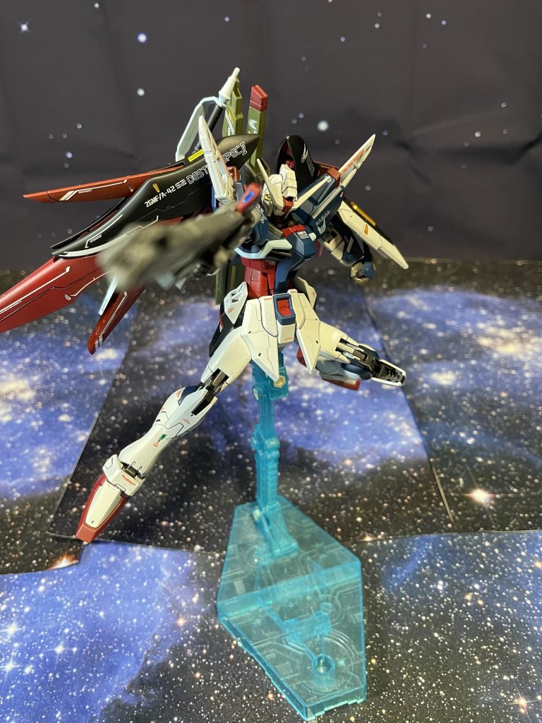 レールガンはゲルググのを元にレジンで複製し、サイズを縮小してます