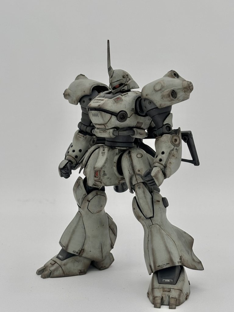 膝横の軸穴は、ちょうどいいサイズのパーツをはめただけ💡ここにナイフとかを装備させてもいいなあと思っています😆