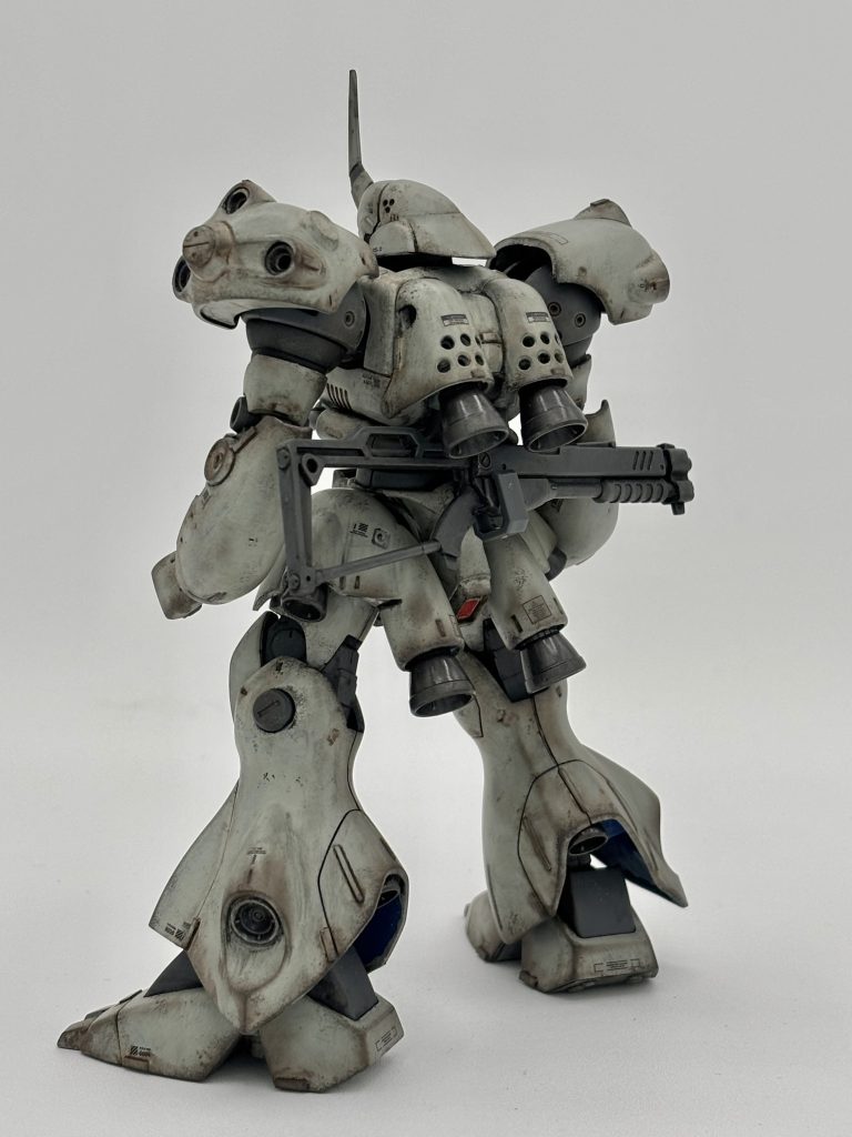 本来黄色いバーニア部分。カラーを変えることで、イメージも大きく変わりました。