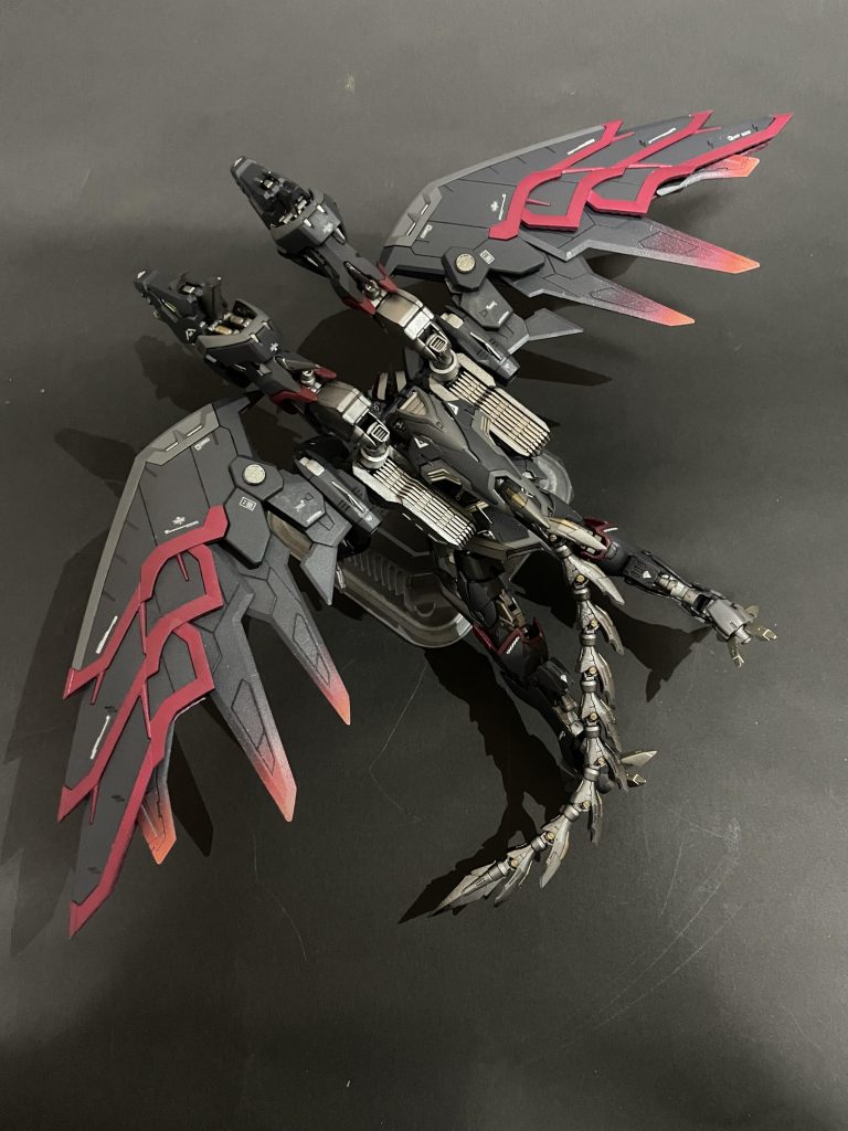 簡易的ですが元のエビ反り変形は好きになれないので、まぁ良し!ちなみ、ゼータの羽が翼に混じってます。