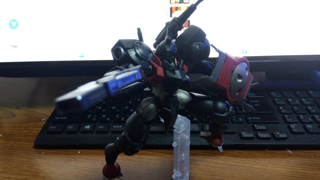 盾を持ってカッコいいポーズをとると自分はこれが限界かも。