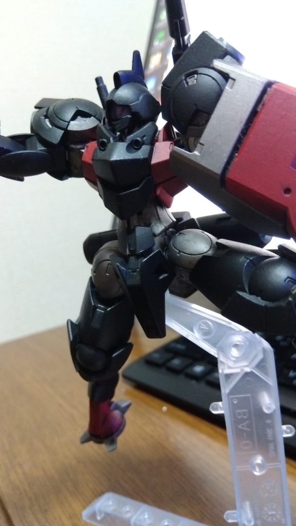 バックパックはね、シュトゥルムの奴がセットで付いてくるから、それを使用しました。余ったハイングラのバックパックはベギルベウトルシュに使った。あれはあれで背中が穴二つで寂しいのよね。一応、支援機よね。