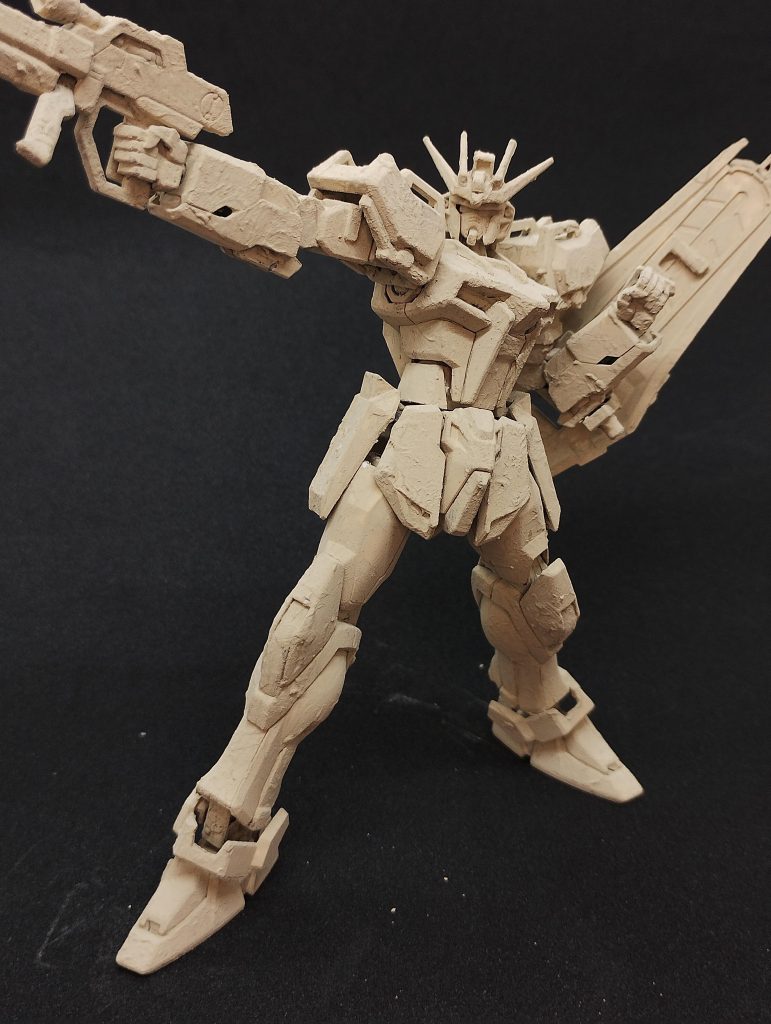 「えっ…このポーズだけ?」そうなんですよ…石像だからね…「グレー系吹いたりせんの?」どうしようかな…わざとらしくなりすぎるかな…で現状のままなんです… 風化イメージをつけるため細かい箇所にはモッタリとウェザリングペーストをのっけて、意図的にディティールをつぶしてます。