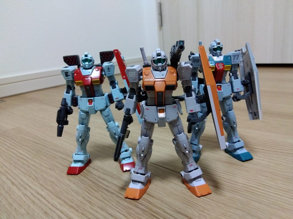 オリジン系ジム勢揃い。左からジムMSD(ミサイルポッド)、モロッコ戦線、スレッガーさん用。見た目はほとんど同じですね。