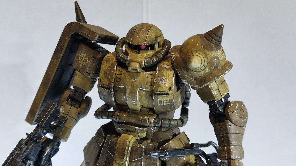 このシリーズはデカールの難易度が高いので苦労しました。写真で見ると分かりませんが、トップコートの段階でデカールの端が浮いてきて、それをウェザリングでごまかしています。