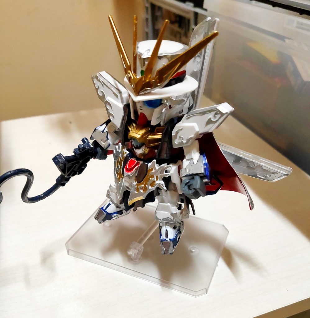 世紀の大怪盗アルセーヌ・ルパンをモチーフにしつつもバックパック等の元のガンダムXらしさもちゃんと残していていい感じ。  