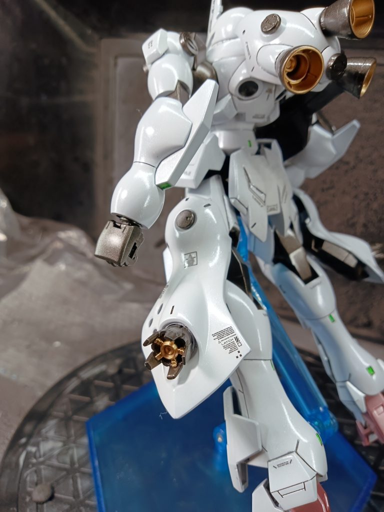 お気に入りのサイドアーマーです