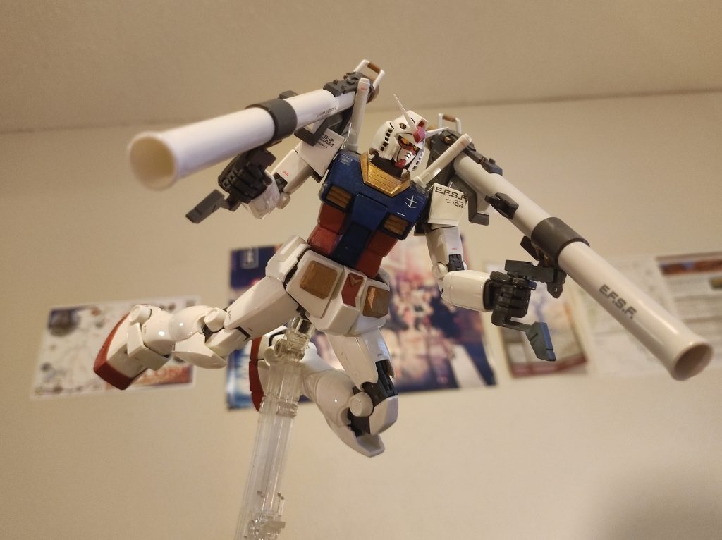 ジオン軍の宇宙要塞アバオアクーで最後防衛隊との激戦したガンダム。