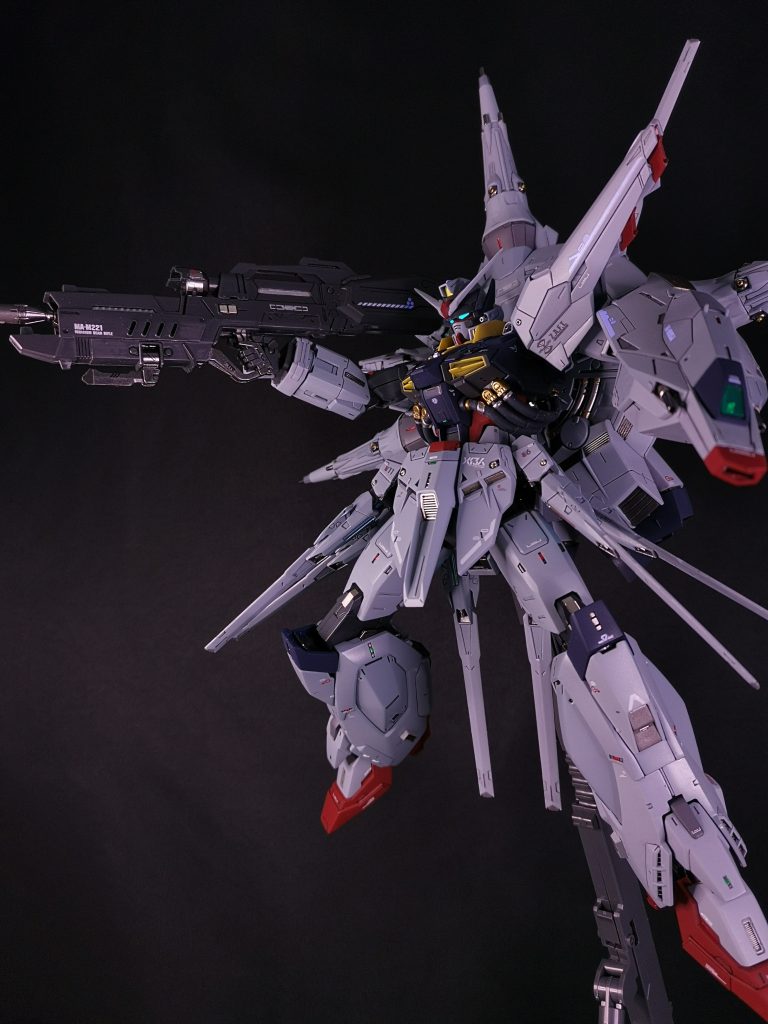 状態を確認したら、ほぼ全ての軸が接着済/(^o^)\ 一度は途方に暮れて購入した袋にそっと戻しましたが、これではプラモがあまりに気の毒で。実作業3か月半にわたる戦いの幕開けでした。