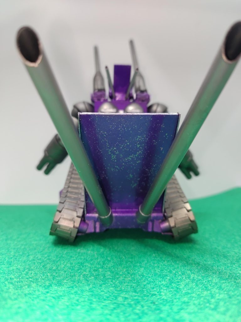 後面タケヤリ、プラパイプで制作か