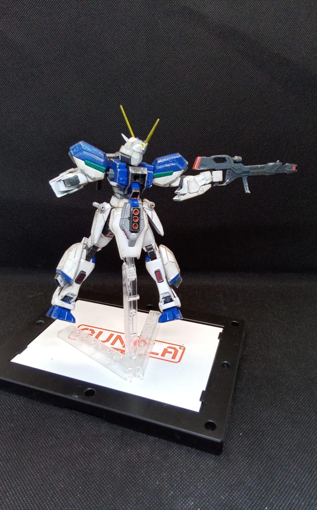 腕とスカート(後ろ)を改造