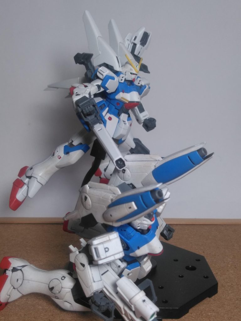 『ザンスカール帝国』との戦闘で得られたデータを基に、『リガミリティア』が月面上に設けた『テクネチウム工場』にて製造した『V ガンダムの発展型 MS』+.゚(´▽`人)゚+.゚💕『メガビームキャノン』による長距離攻撃能力の獲得で、運用環境を限定される『MAや重戦闘用 MS』に匹敵するほどのスペックを付与されているトノこと❗( ´゚д゚`)フヘェー💬 必殺武器(技)はコウイウのがイ~イですよね  (;´Д`)´д`)ウンウン