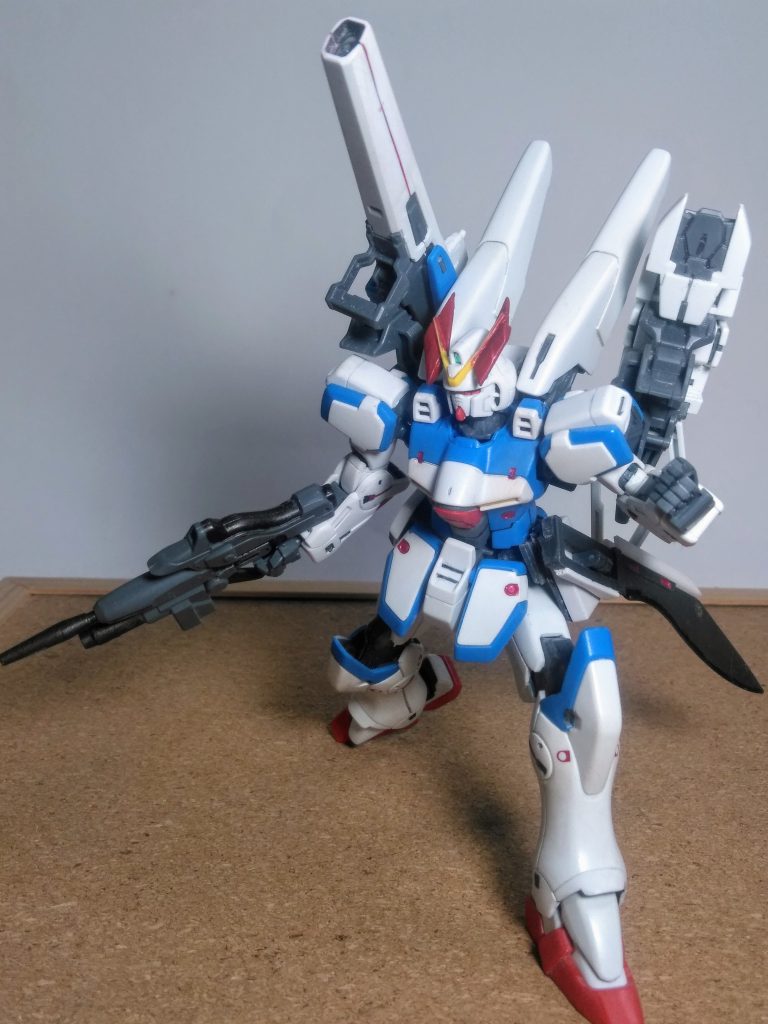 今回の蛇足作業🐍👣を実行です \(_ _) 元々盛ってある子ですから華奢に感じるアンテナを大きく赤く♪(´ε`*)口に歯を生やす・・・のは止めといて┐(´∀`)┌斧的な役割を果たせソウな武器を装備( ̄▽ ̄)ゞコンナ感じでイッテみますヾ(●´ω`●)