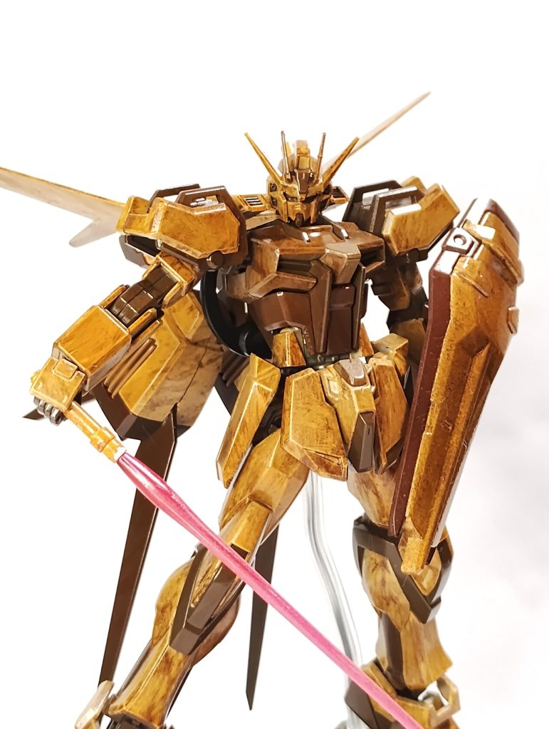 ビームサーベルは、ちょっとだけヤスってあげたけどそのままで。でも1本くらい「木目塗装されたビーム刃」用意してあげてもよかったかも??