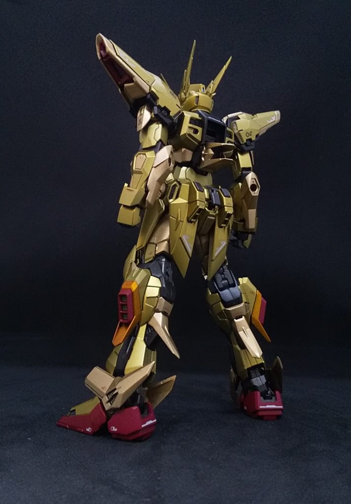 ギラギラメッキが苦手で、いつも艶消しなので半光沢で仕上げました