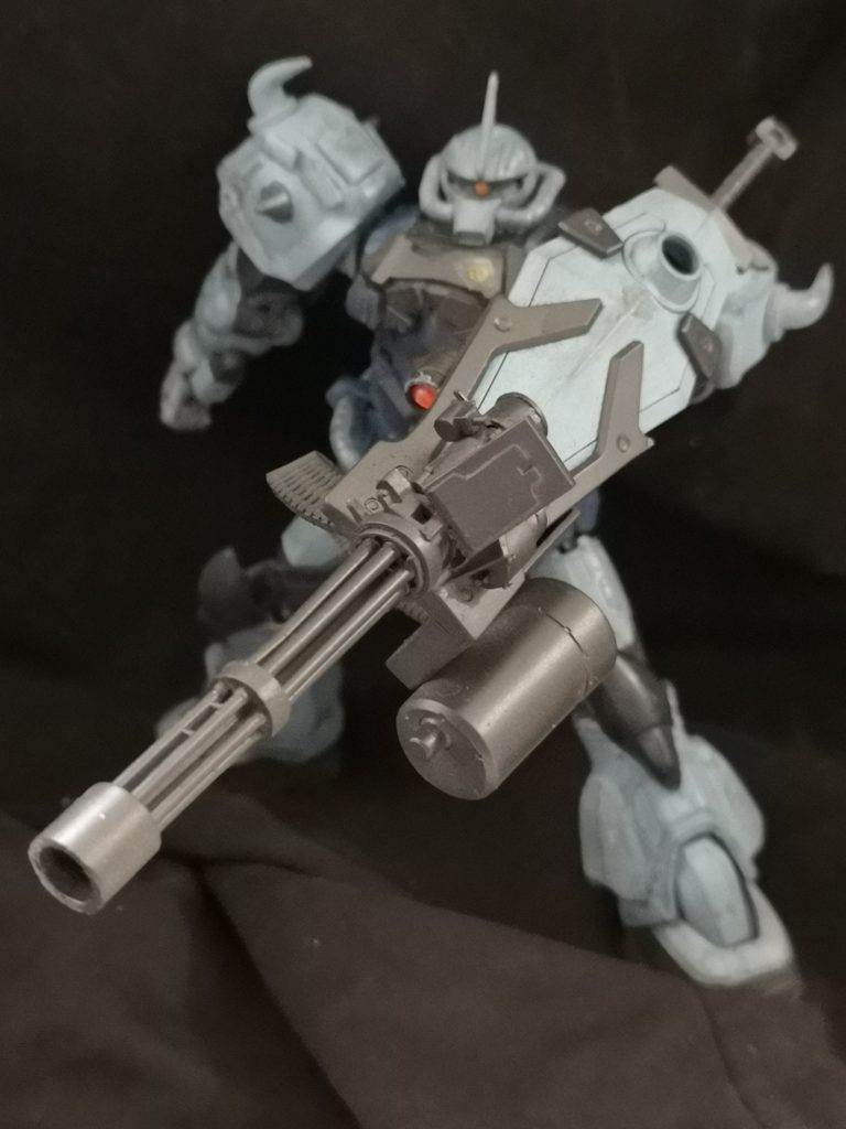 まずはガトリングシールドです。余っていたリトルアーモリーのミニガンを加工し、ごちゃメカにしました。