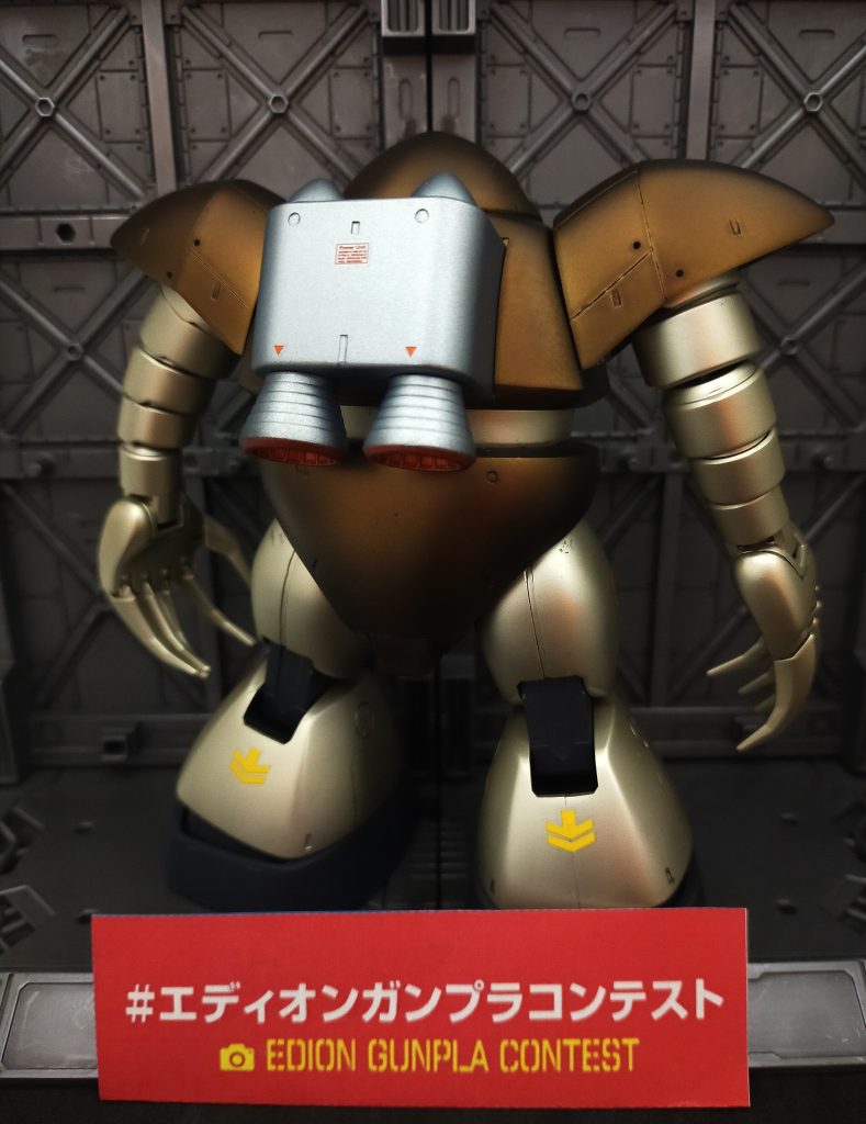 背後から。地味にバーニアも色分けしてあります。