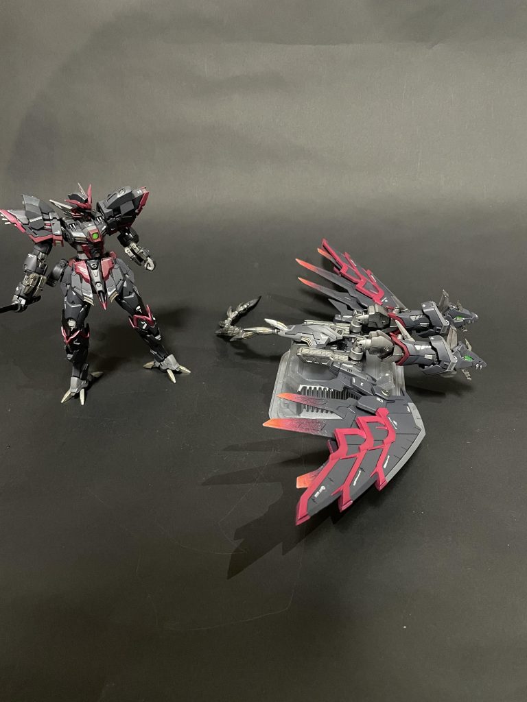 バックパックのとこだけでドラゴンの形として成立してますね…